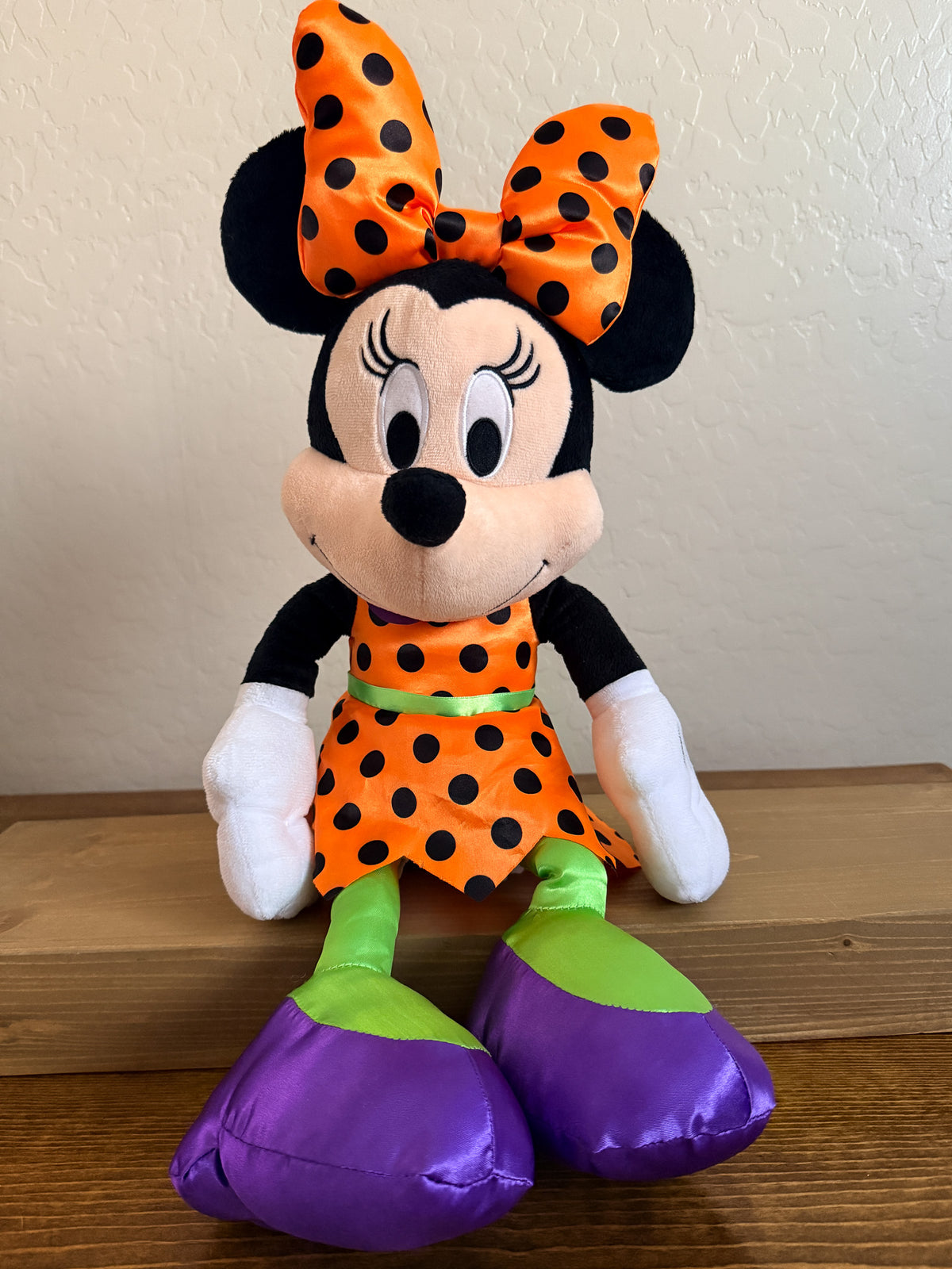 Minnie Mouse | Orange Dress with Black Polka Dots Disney Plush ( 14 in)